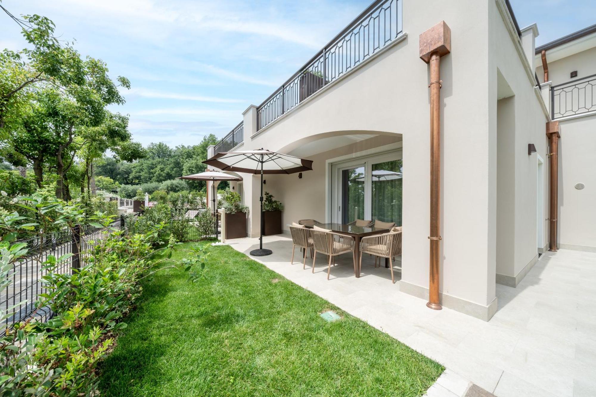 Villa Silvia Apartments San Felice del Benaco Buitenkant foto
