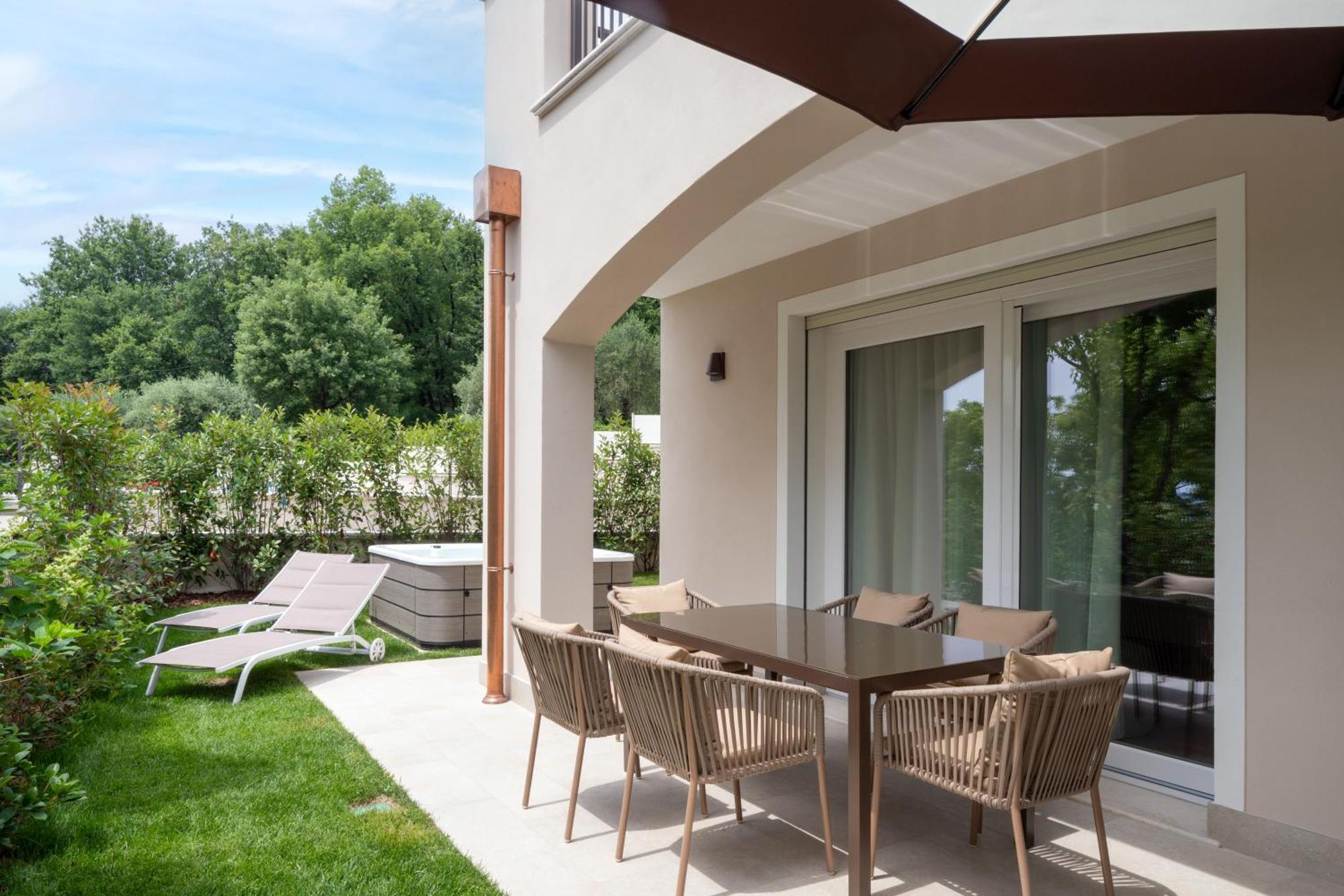 Villa Silvia Apartments San Felice del Benaco Buitenkant foto