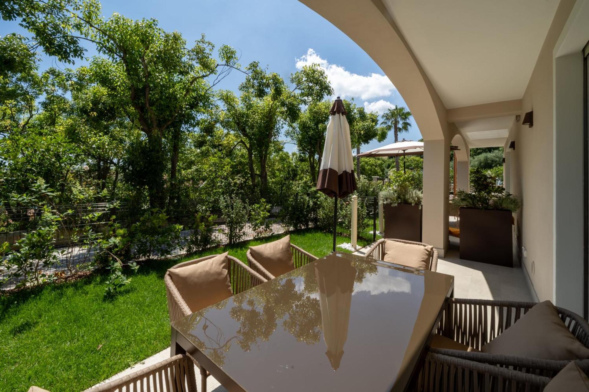 Villa Silvia Apartments San Felice del Benaco Buitenkant foto