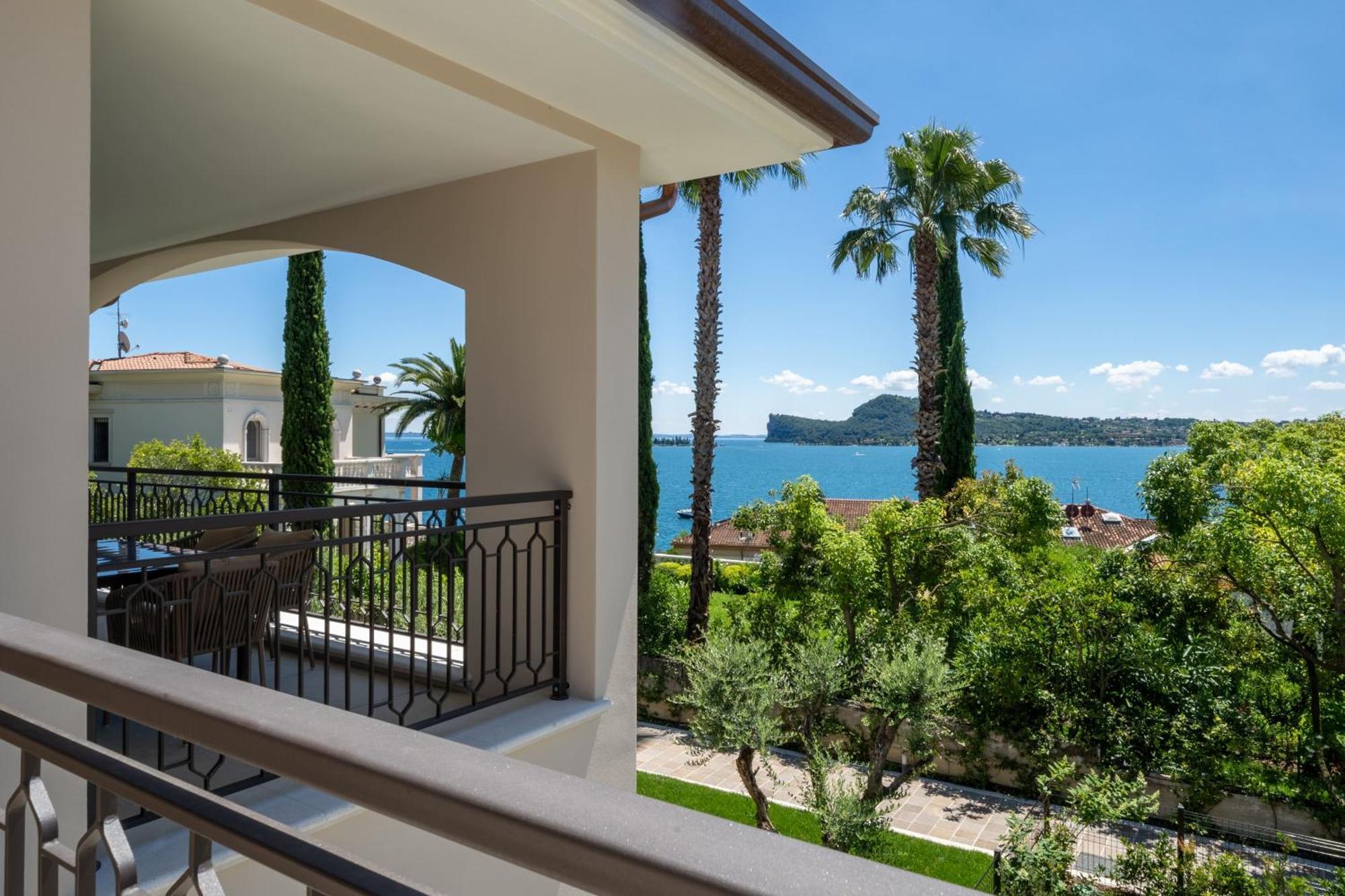 Villa Silvia Apartments San Felice del Benaco Buitenkant foto