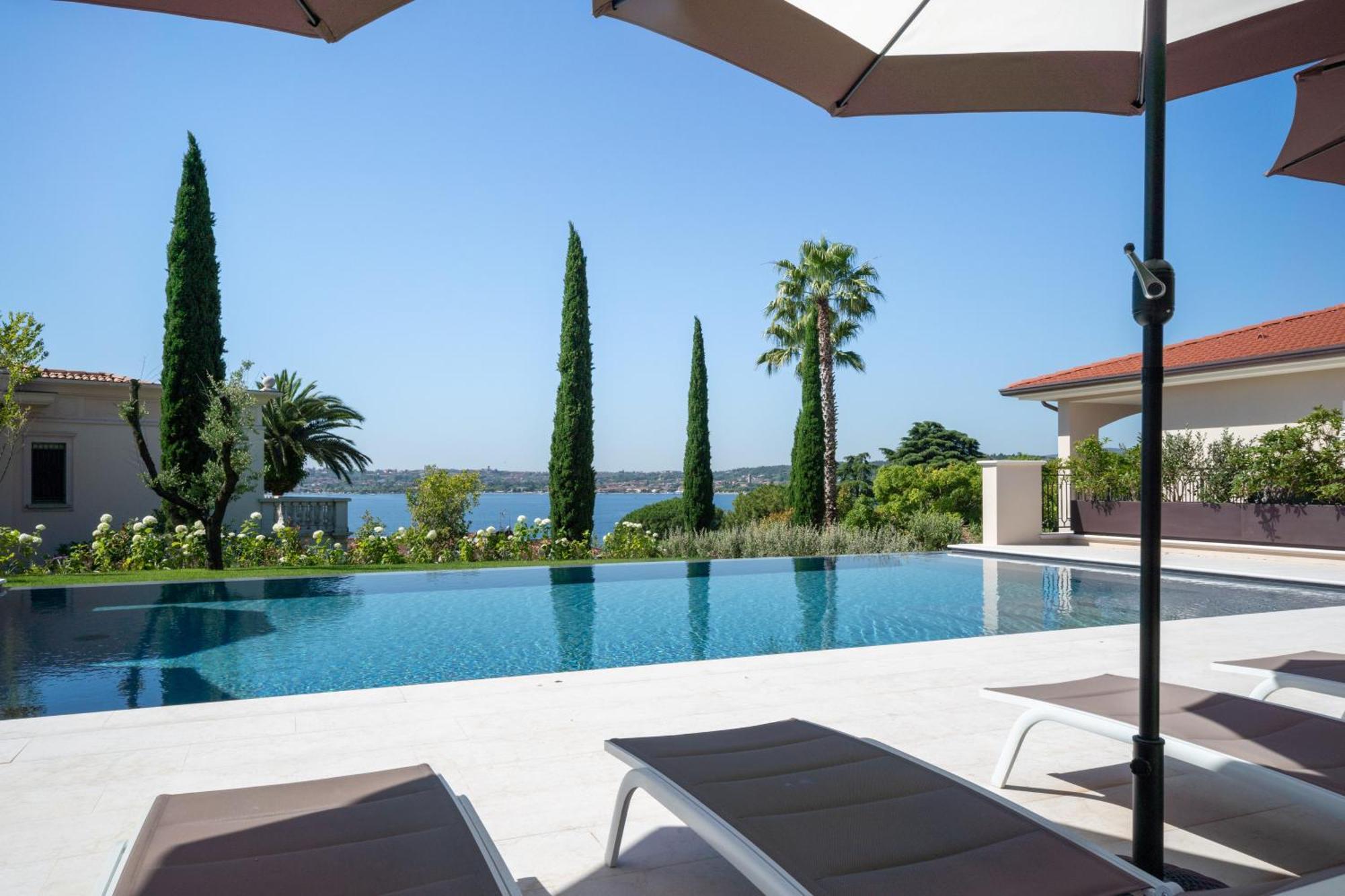 Villa Silvia Apartments San Felice del Benaco Buitenkant foto