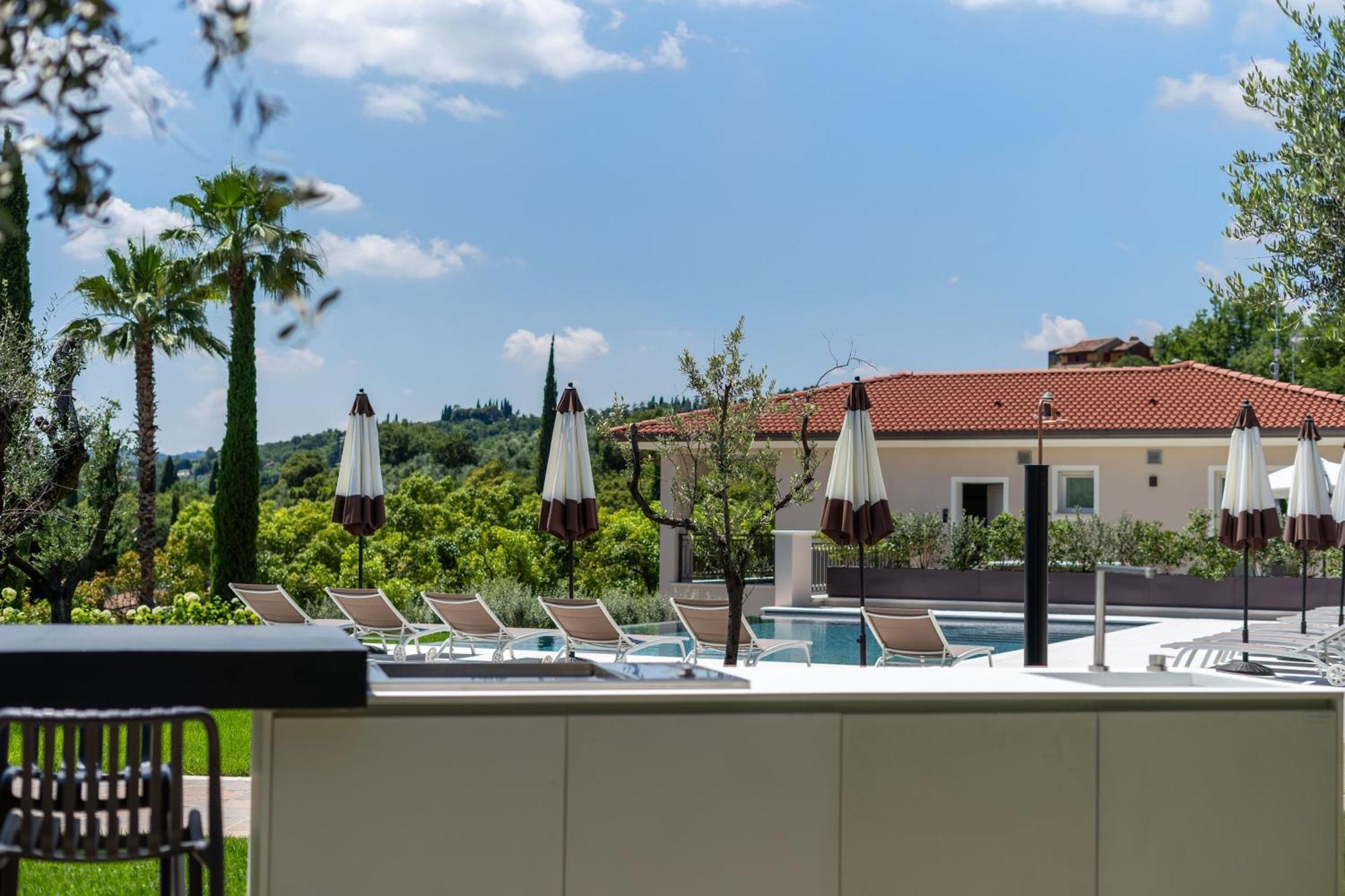 Villa Silvia Apartments San Felice del Benaco Buitenkant foto